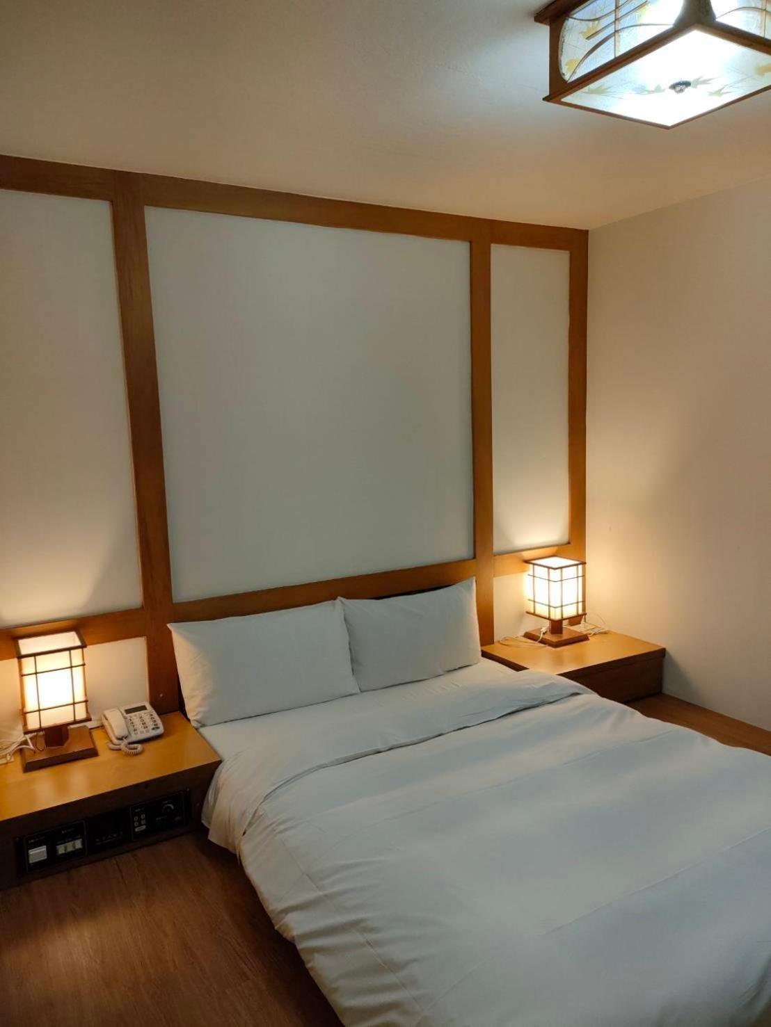 Dc Hotel Taichung Exterior foto